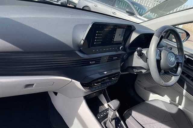 Hyundai BAYON 1.0 T-GDi MHEV Ultimate SUV 5dr Petrol Hybrid DCT Euro 6 (s/s) (100 ps) Intnse Blue-Blk