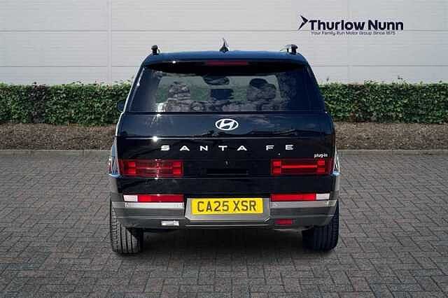 Hyundai SANTA FE 1.6 T-GDi 13.8kWh Premium SUV 5dr Petrol Plug-in Hybrid Auto 4WD Euro 6 (s/s) (7 Black