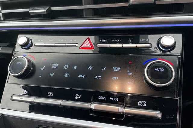 Hyundai SANTA FE 1.6T Premium SUV 5dr Petrol Hybrid Auto Euro 6 (s/s) (7Seat) (239 ps) Olive Green