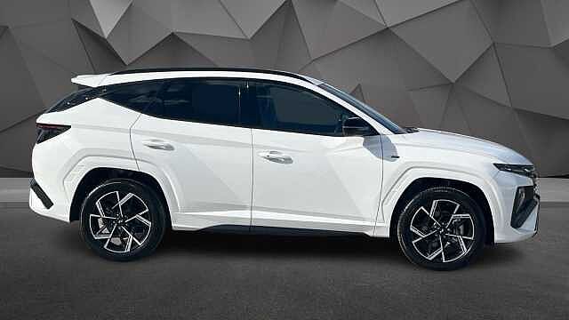Hyundai TUCSON 1.6T Hybrid N Line 5dr Auto White