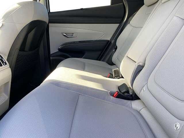 Hyundai TUCSON 1.6 T-GDi 13.8kWh Ultimate SUV 5dr Petrol Plug-in Hybrid Auto 4WD Euro 6 (s/s) ( White