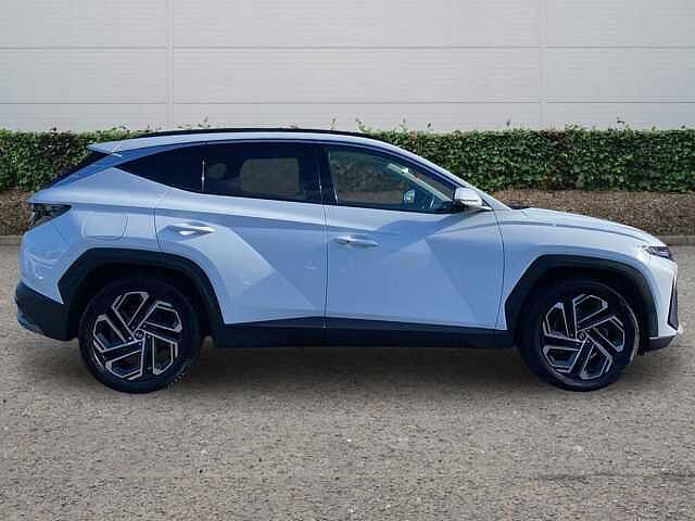 Hyundai TUCSON 1.6 T-GDi 13.8kWh Ultimate SUV 5dr Petrol Plug-in Hybrid Auto 4WD Euro 6 (s/s) ( White