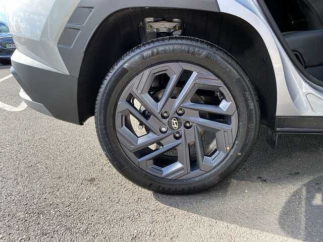 Hyundai TUCSON 1.6T Hybrid Black Line SUV 5dr Petrol Hybrid Auto Euro 6 (s/s) (239 ps) Silver