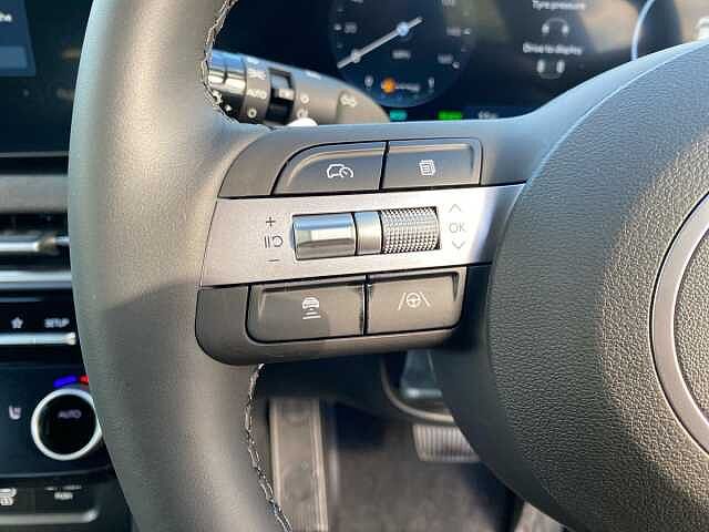 Hyundai TUCSON 1.6T Hybrid Black Line SUV 5dr Petrol Hybrid Auto Euro 6 (s/s) (239 ps) Silver