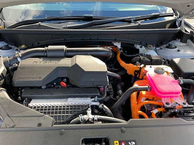 Hyundai TUCSON 1.6T Hybrid Black Line SUV 5dr Petrol Hybrid Auto Euro 6 (s/s) (239 ps) Silver