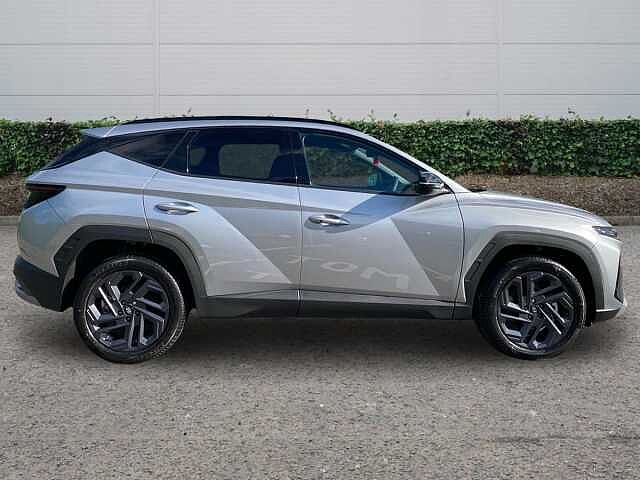 Hyundai TUCSON 1.6T Hybrid Black Line SUV 5dr Petrol Hybrid Auto Euro 6 (s/s) (239 ps) Silver