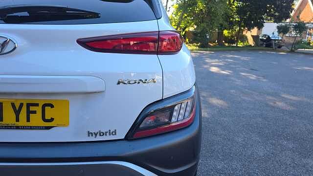 Hyundai KONA 1.6 h-GDi Ultimate SUV 5dr Petrol Hybrid DCT Euro 6 (s/s) (141 ps) White
