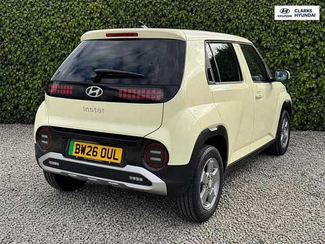 Hyundai INSTER Long Range 49kWh 01 SUV 5dr Electric Auto (115 ps)