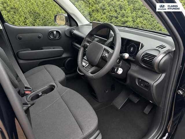 Hyundai INSTER Long Range 49kWh 01 SUV 5dr Electric Auto (115 ps) Black