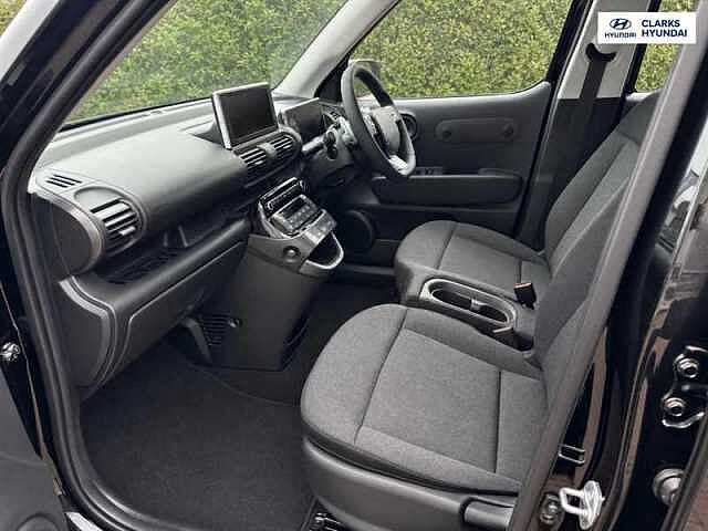 Hyundai INSTER Long Range 49kWh 01 SUV 5dr Electric Auto (115 ps) Black