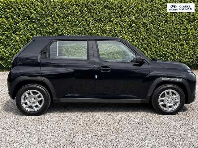 Hyundai INSTER Long Range 49kWh 01 SUV 5dr Electric Auto (115 ps) Black