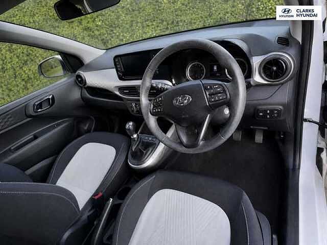 Hyundai I10 1.2 Premium Hatchback 5dr Petrol Manual Euro 6 (s/s) (84 ps) White