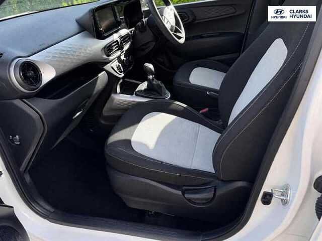 Hyundai I10 1.2 Premium Hatchback 5dr Petrol Manual Euro 6 (s/s) (84 ps) White