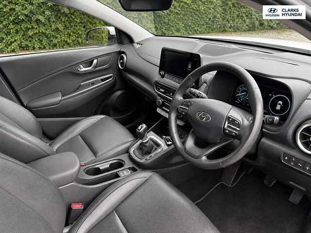 Hyundai KONA 1.0 T-GDi MHEV Ultimate SUV 5dr Petrol Hybrid Manual Euro 6 (s/s) (120 ps) White