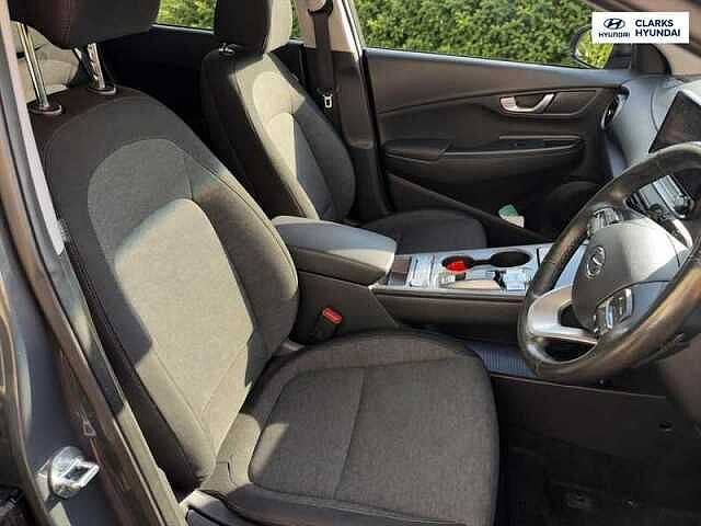Hyundai KONA 64kWh Premium SUV 5dr Electric Auto (10.5kW Charger) (204 ps) Grey