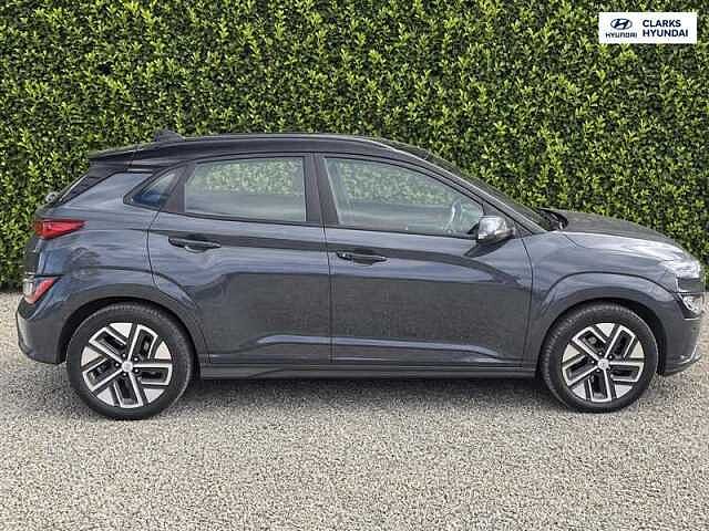 Hyundai KONA 64kWh Premium SUV 5dr Electric Auto (10.5kW Charger) (204 ps) Grey
