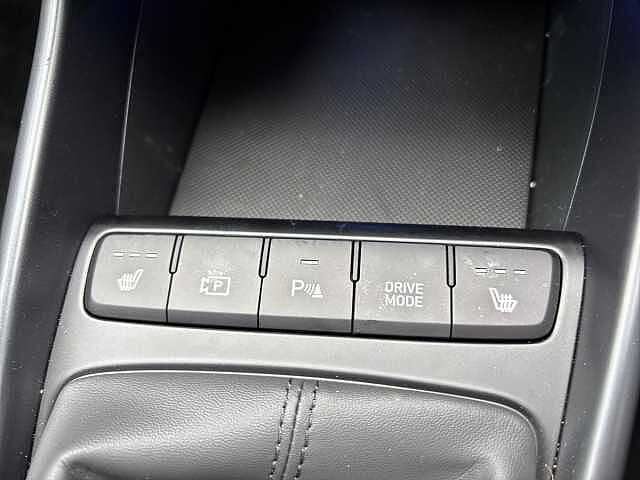 Hyundai BAYON 1.0 TGDi Premium 5dr Red