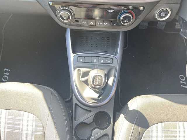 Hyundai I10 1.2 [79] Premium 5dr [Nav] Black