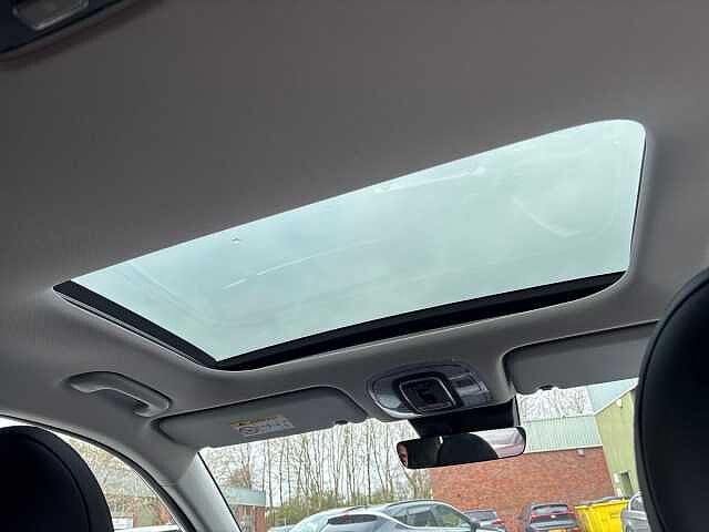 Hyundai KONA 1.6 Hybrid 129 Ultimate 5dr DCT White