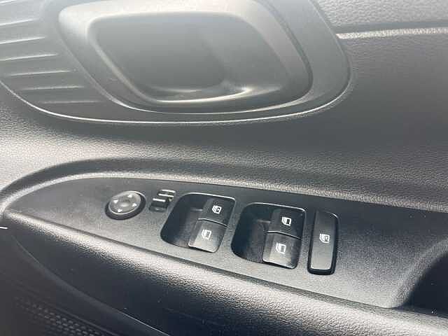 Hyundai I20 1.0T GDi 48V MHD SE Connect 5dr Silver