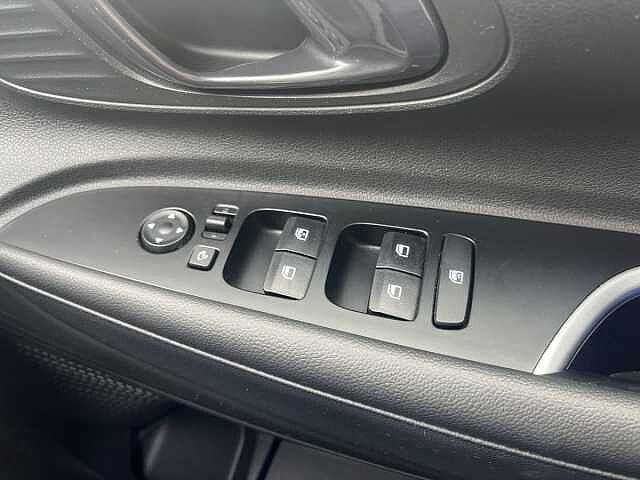 Hyundai i20 1.0T GDi Premium 5dr DCT