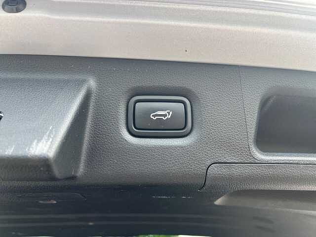 Hyundai Santa Fe 1.6 TGDi Hybrid Ultimate 5dr 4WD Auto