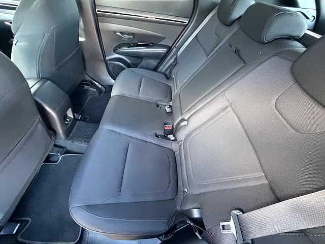 Hyundai TUCSON 1.6 TGDi 48V MHD SE Connect 5dr 2WD Red