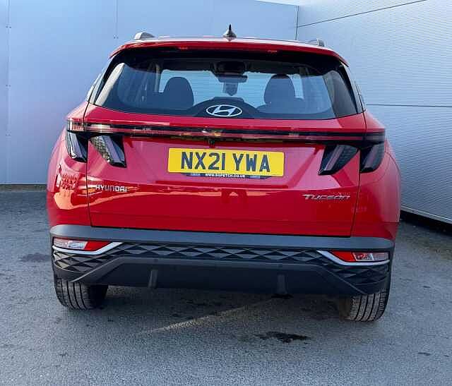 Hyundai TUCSON 1.6 TGDi 48V MHD SE Connect 5dr 2WD Red