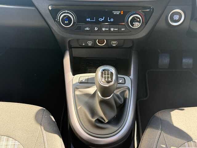 Hyundai I10 1.0 [63] Premium 5dr [Nav] Black