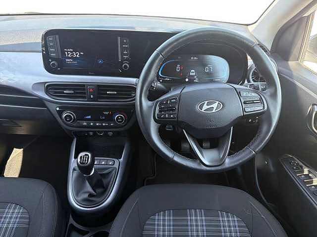 Hyundai I10 1.0 [63] Premium 5dr [Nav] White