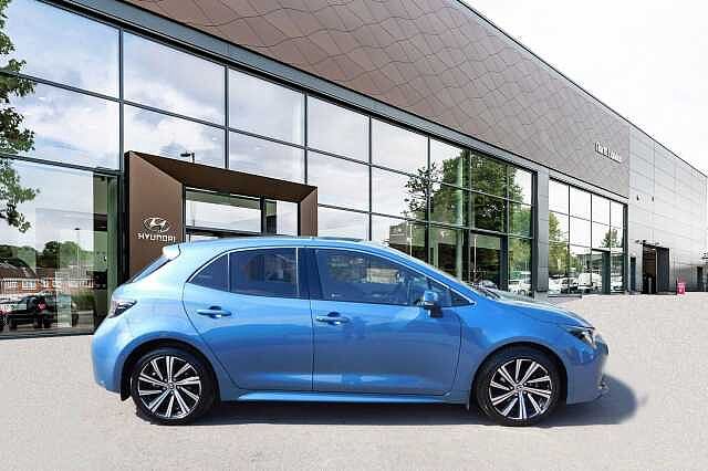 Toyota COROLLA 1.8 VVT-i (120bhp) Design Hybrid CVT Blue