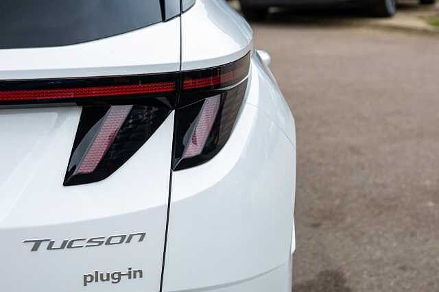 Hyundai TUCSON ESTATE 1.6T Plug-in Hybrid N Line S 5dr 4WD Auto White