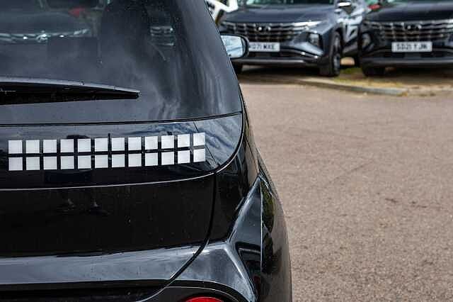 Hyundai INSTER 85kW 02 49kWh 5dr Auto Black