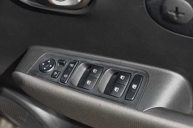 Hyundai INSTER 85kW 02 49kWh 5dr Auto Black