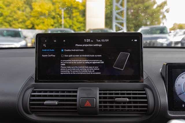 Hyundai INSTER 85kW 02 49kWh 5dr Auto Black