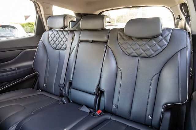 Hyundai SANTA FE 1.6 TGDi Hybrid Premium 5dr Auto Black