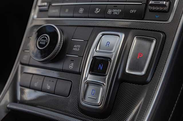 Hyundai SANTA FE 1.6 TGDi Hybrid Premium 5dr Auto Black