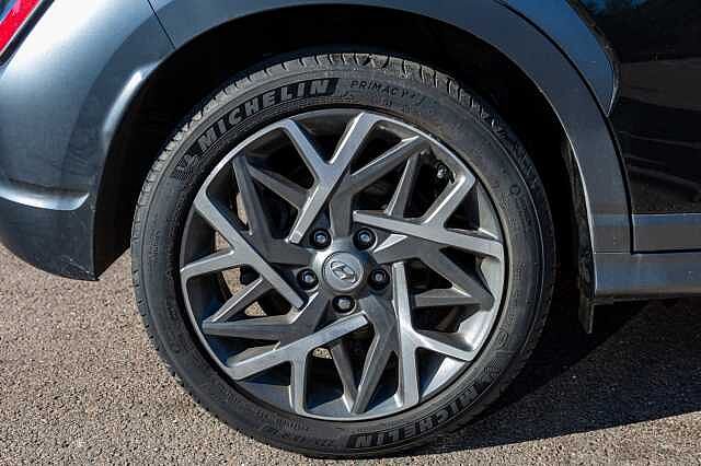 Hyundai KONA 1.6 GDi Hybrid Ultimate 5dr DCT Black