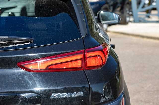 Hyundai KONA 1.6 GDi Hybrid Ultimate 5dr DCT Black