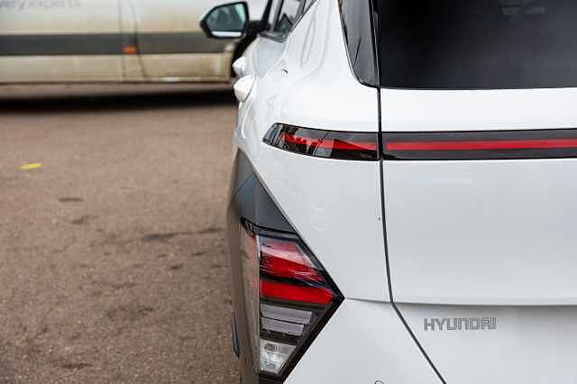 Hyundai KONA 1.6 Hybrid 129 Ultimate 5dr DCT White