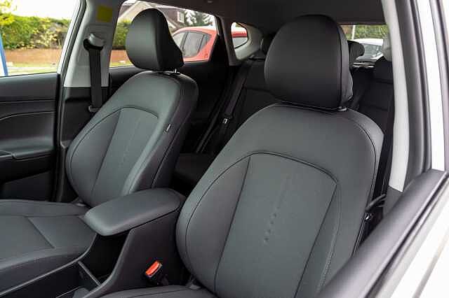 Hyundai KONA 1.6 Hybrid 129 Ultimate 5dr DCT White