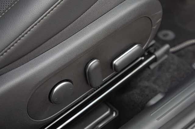 Hyundai KONA 1.6 Hybrid 129 Ultimate 5dr DCT White