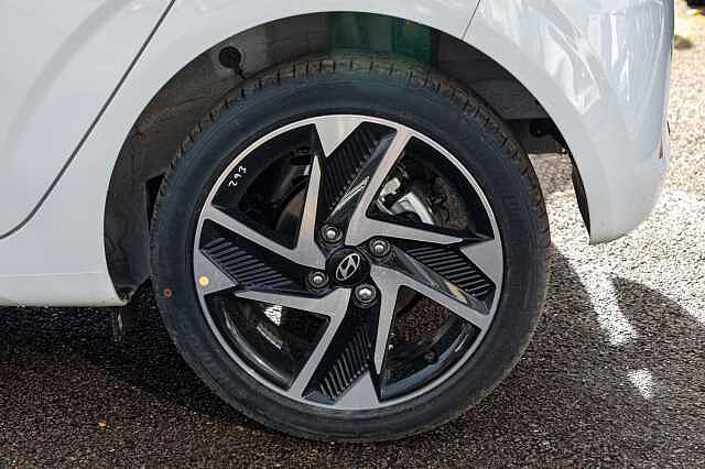 Hyundai I10 1.2 [79] Premium 5dr Auto [Nav] White