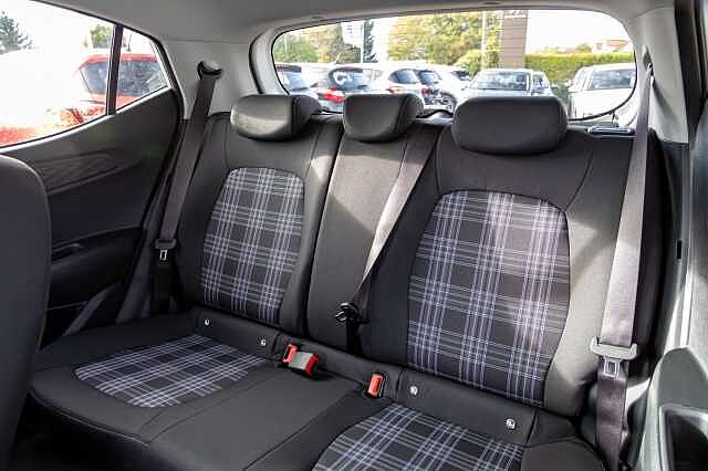 Hyundai I10 1.2 [79] Premium 5dr Auto [Nav] White