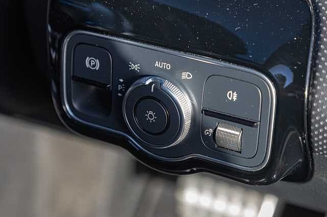 Mercedes-Benz Cla 180 AMG Line Premium Plus 4dr Tip Auto