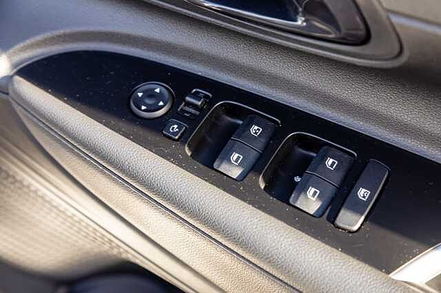 Hyundai BAYON 1.0 TGDi 48V MHEV Premium 5dr White