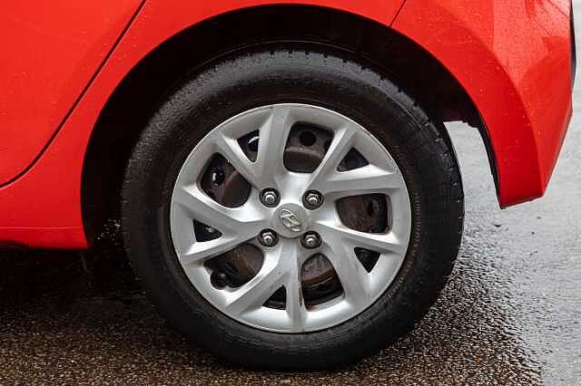 Hyundai i10 1.0 SE 5dr