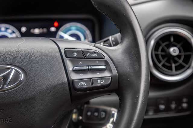 Hyundai KONA 1.6 GDi Hybrid SE Connect 5dr DCT Black