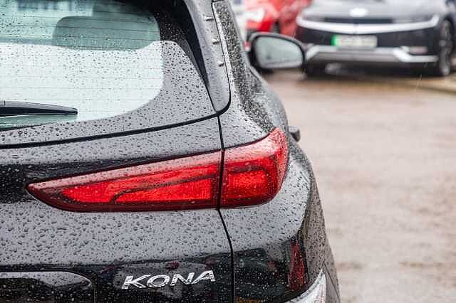 Hyundai KONA 1.6 GDi Hybrid SE Connect 5dr DCT Black