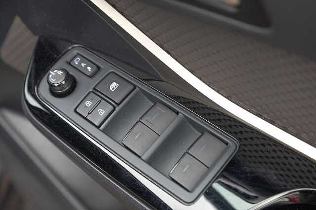 Toyota C-hr 1.8 Hybrid Excel 5dr CVT